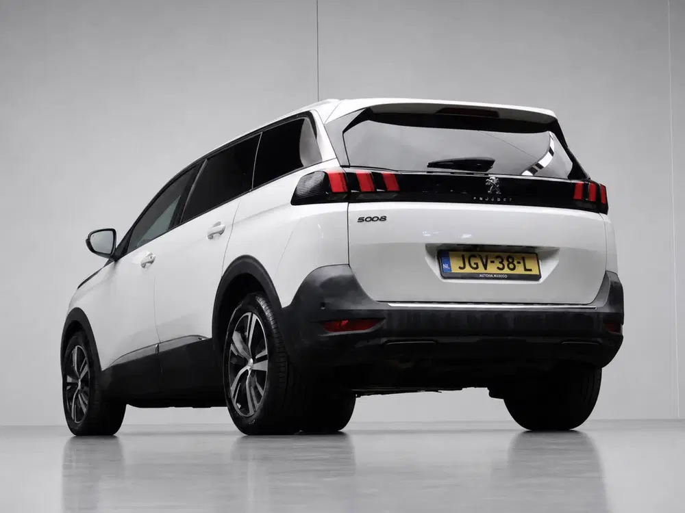 Peugeot 5008 1.2 PureTech Allure Sport (APPLE CARPLAY uit 2019, foto 4