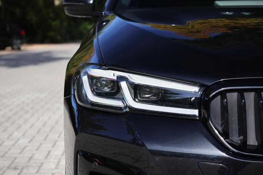 BMW 5-serie 530e xDrive High Executive M-Pakket uit 2023, foto 10
