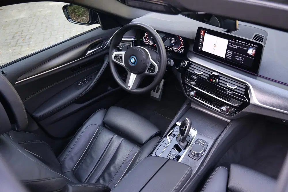 BMW 5-serie 530e xDrive High Executive M-Pakket uit 2023, foto 11