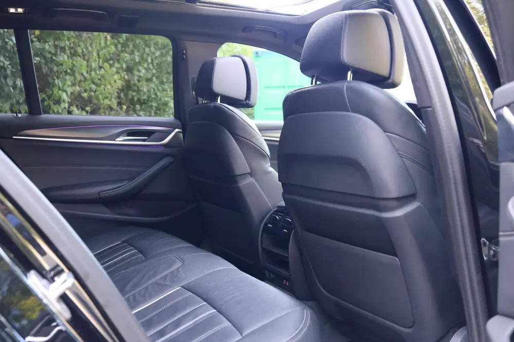 BMW 5-serie 530e xDrive High Executive M-Pakket uit 2023, foto 13