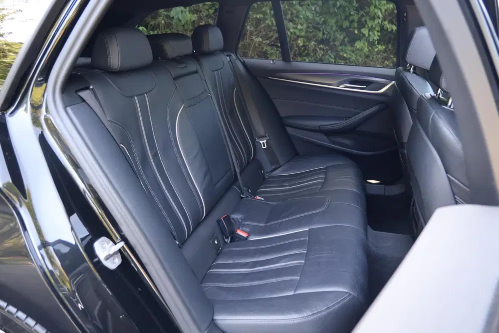 BMW 5-serie 530e xDrive High Executive M-Pakket uit 2023, foto 14