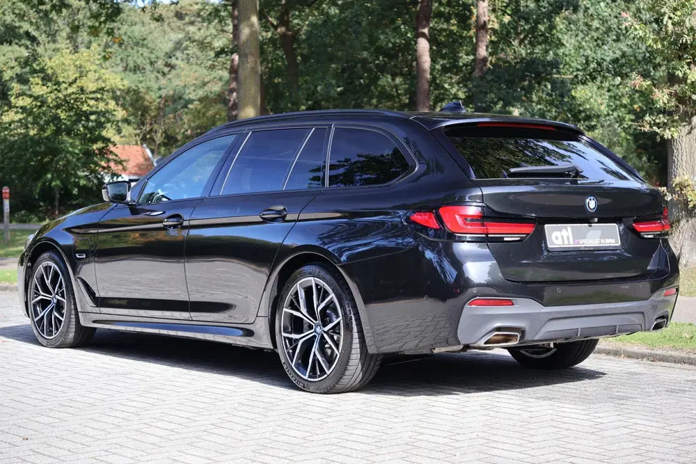 BMW 5-serie 530e xDrive High Executive M-Pakket uit 2023, foto 3