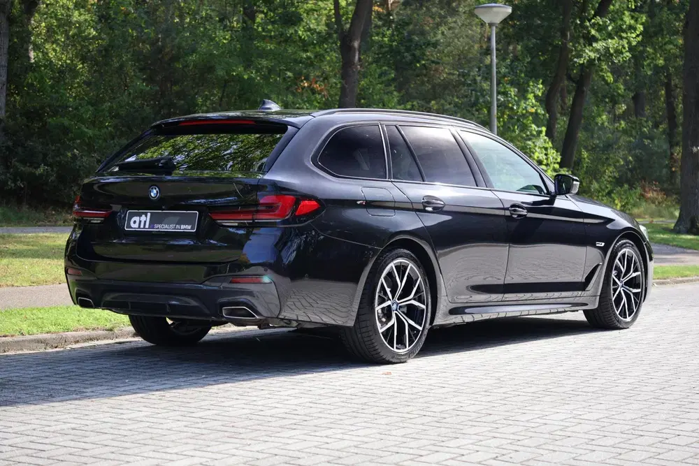 BMW 5-serie 530e xDrive High Executive M-Pakket uit 2023, foto 6