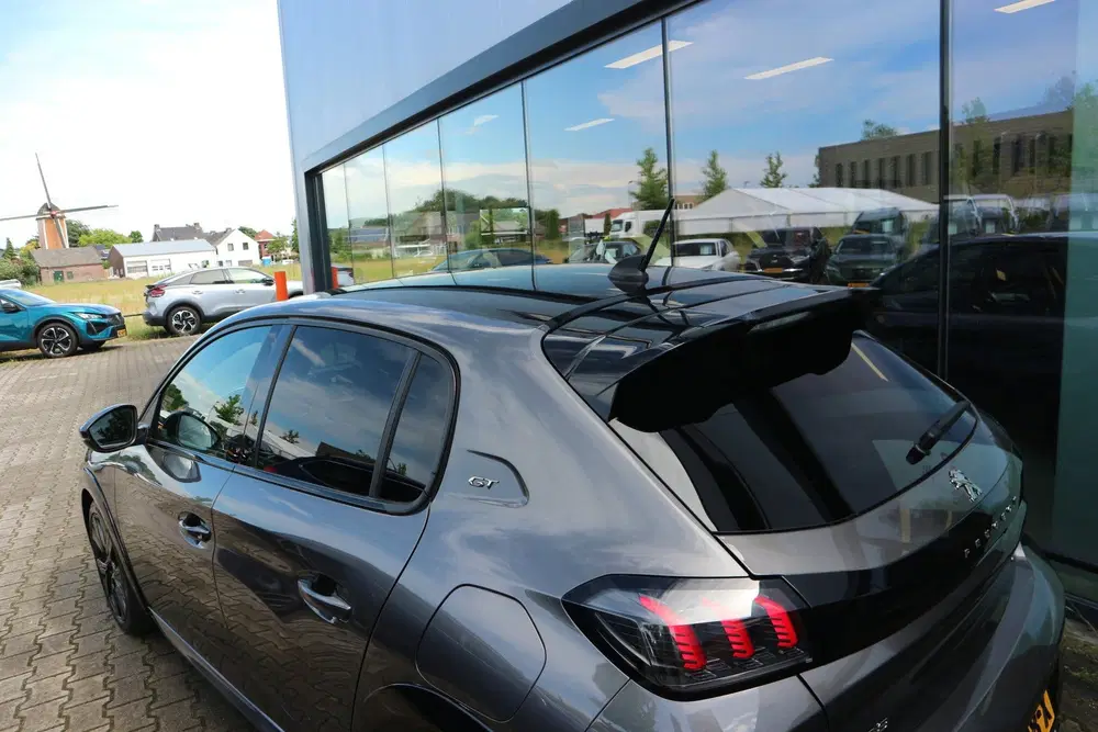 Peugeot 208 1.2 PureTech GT AUTOMAAT NAVI CAMERA KEYLE uit 2023, foto 11