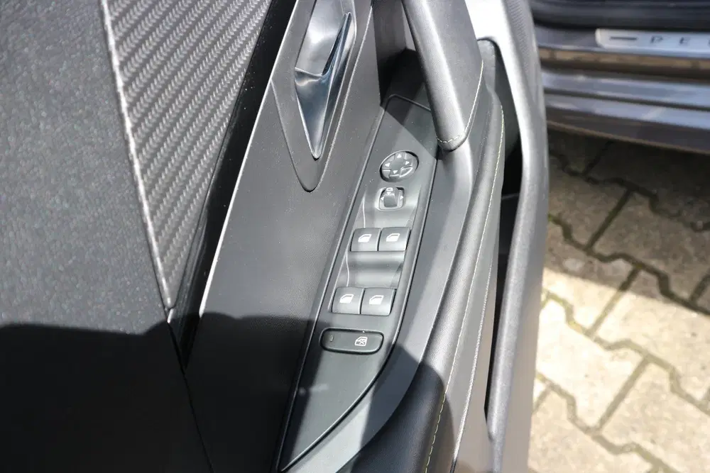 Peugeot 208 1.2 PureTech GT AUTOMAAT NAVI CAMERA KEYLE uit 2023, foto 13
