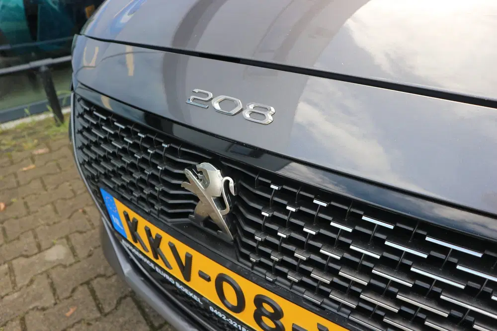 Peugeot 208 1.2 PureTech GT AUTOMAAT NAVI CAMERA KEYLE uit 2023, foto 8