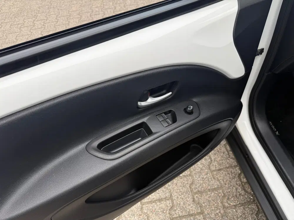 Toyota Aygo X 1.0 VVT-i MT Play AIRCO uit 2024, foto 3