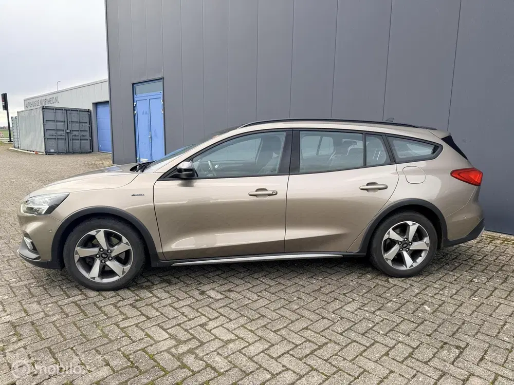 Ford Focus 1.5 EcoBlue Active Business trekhaak uit 2019, foto 2