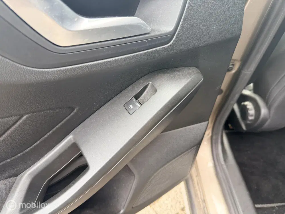 Ford Focus 1.5 EcoBlue Active Business trekhaak uit 2019, foto 7