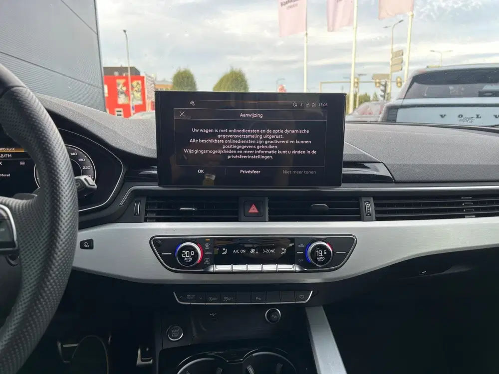 Audi A4 35 TFSI S edition Competition uit 2024, foto 8