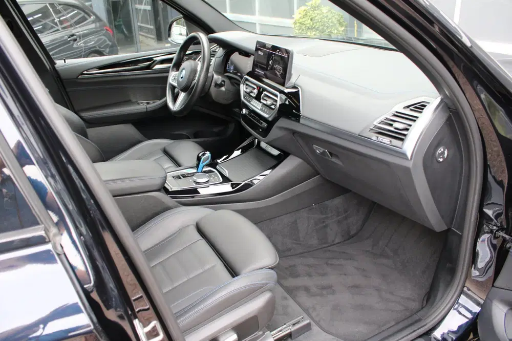 BMW iX3 High Executive 80 kWh uit 2022, foto 11