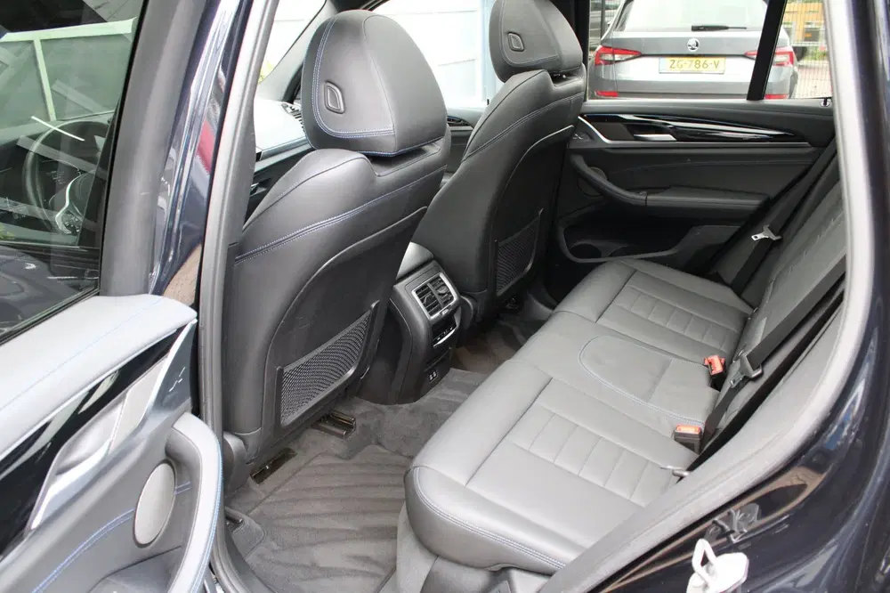 BMW iX3 High Executive 80 kWh uit 2022, foto 15