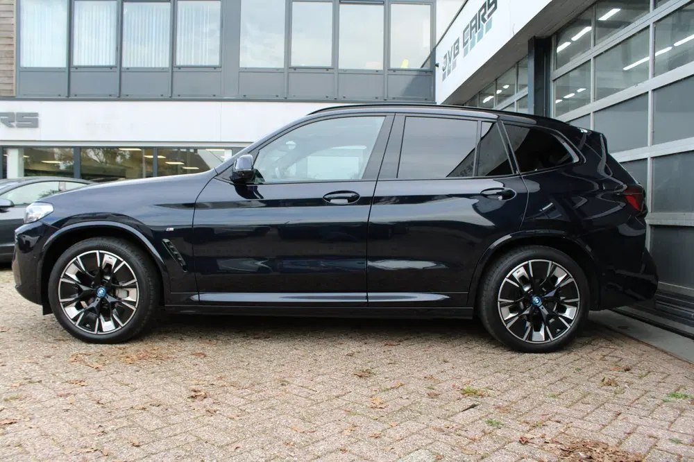BMW iX3 High Executive 80 kWh uit 2022, foto 4