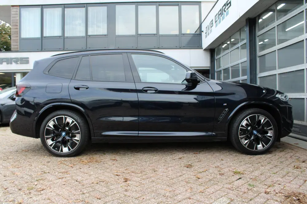BMW iX3 High Executive 80 kWh uit 2022, foto 6