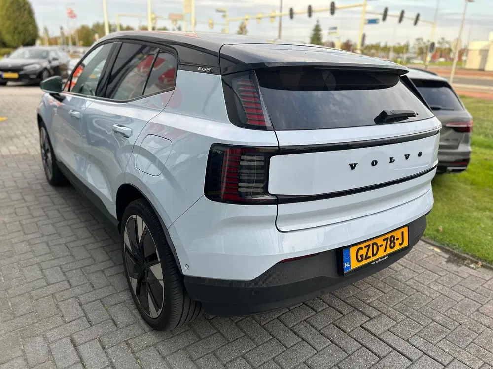 Volvo EX30 Twin Motor Performance Ultra 69 kWh uit 2025, foto 2