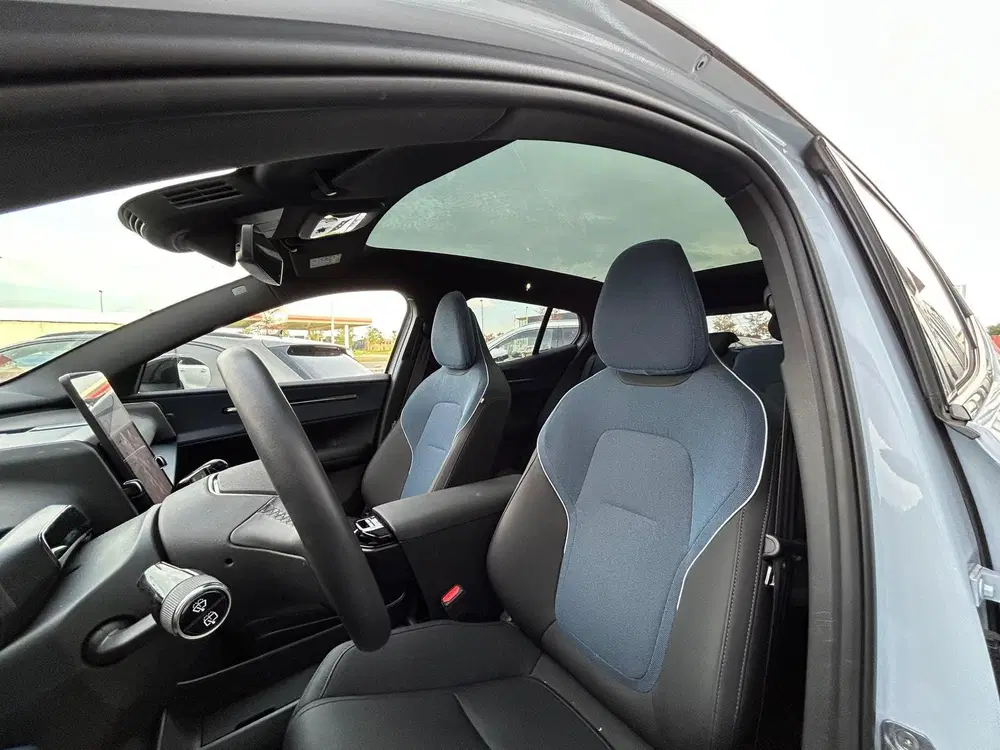 Volvo EX30 Twin Motor Performance Ultra 69 kWh uit 2025, foto 4