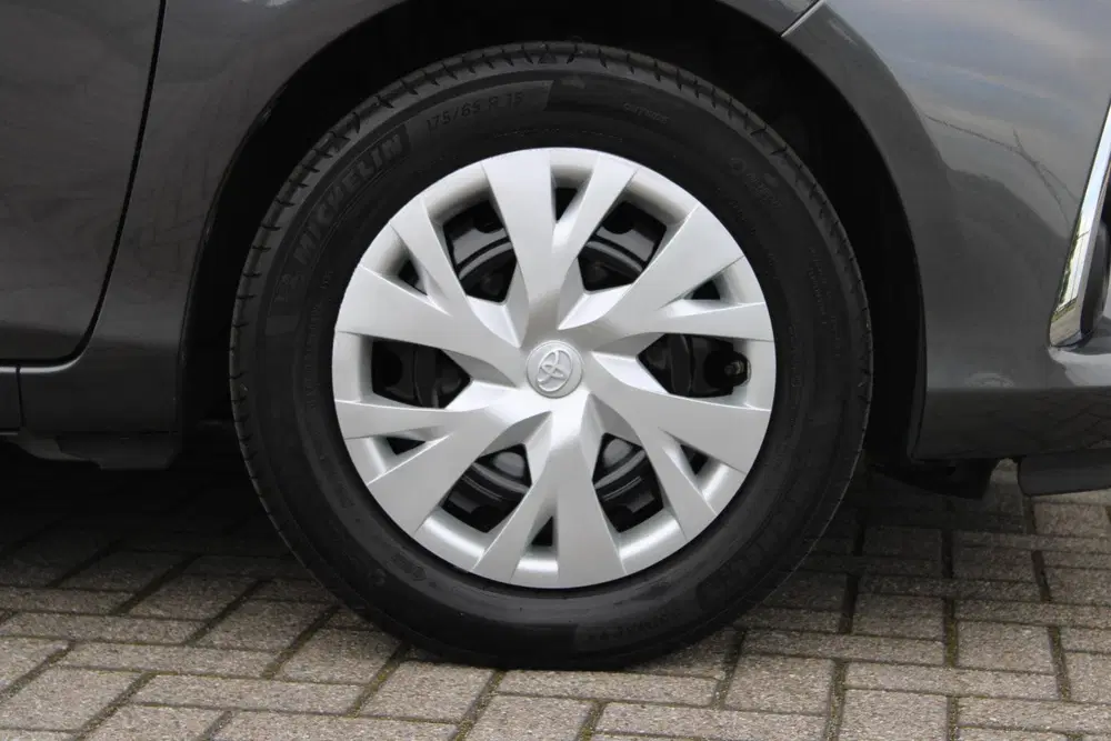 Toyota Yaris 1.5 VVT-i Dynamic Trekhaak uit 2019, foto 15