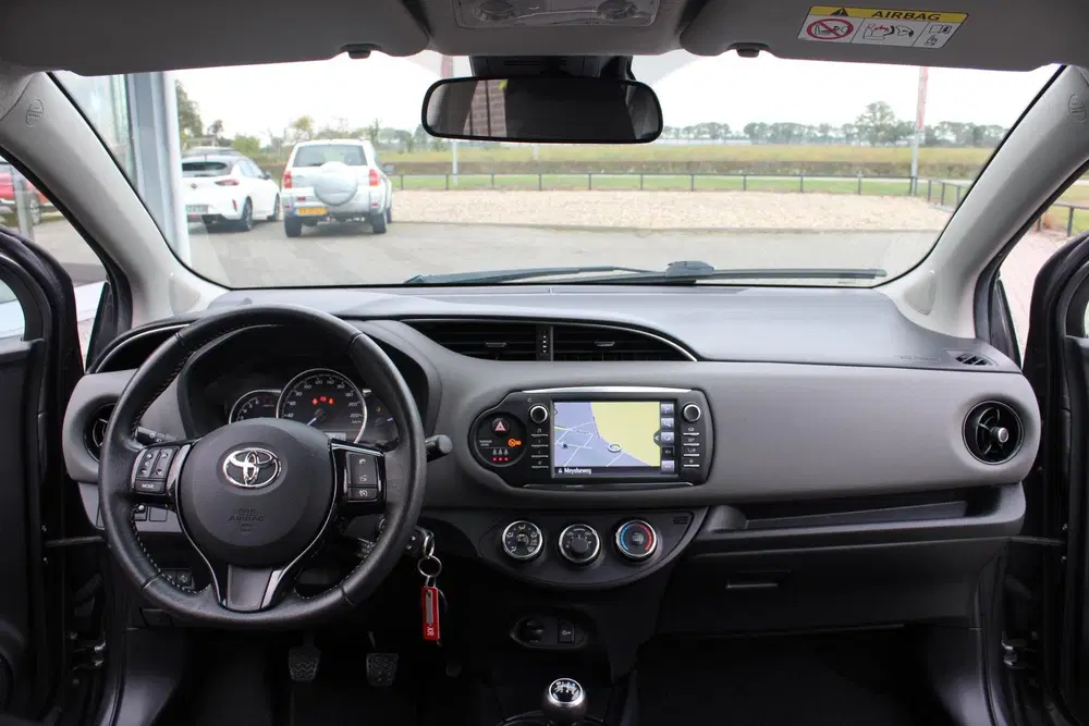 Toyota Yaris 1.5 VVT-i Dynamic Trekhaak uit 2019, foto 6