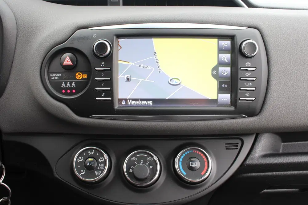 Toyota Yaris 1.5 VVT-i Dynamic Trekhaak uit 2019, foto 7