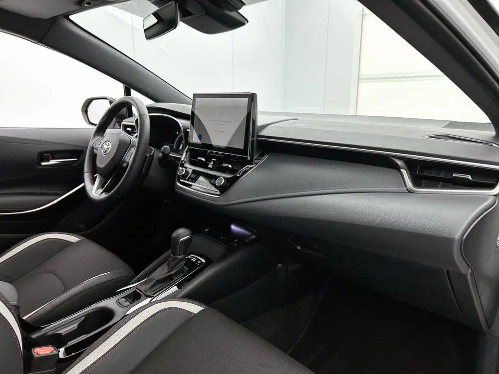 Toyota Corolla Hybrid 180 GR Sport uit 2026, foto 6