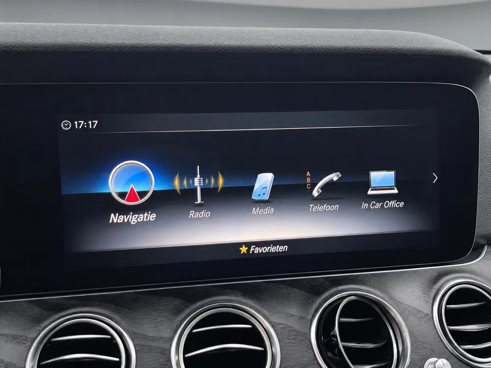 Mercedes-Benz E-Klasse 200 Business Solution Sport uit 2020, foto 14