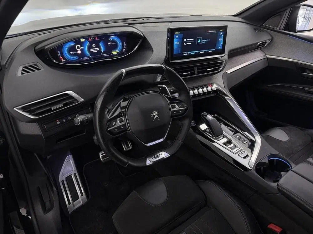 Peugeot 3008 1.6 HYbrid 4x4 300pk GT Black Pack Pano uit 2022, foto 3