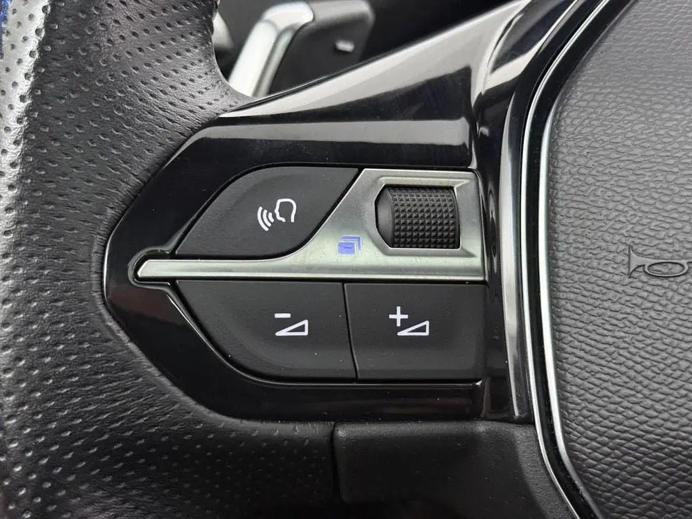 Peugeot 3008 1.6 HYbrid 4x4 300pk GT Black Pack Pano uit 2022, foto 9