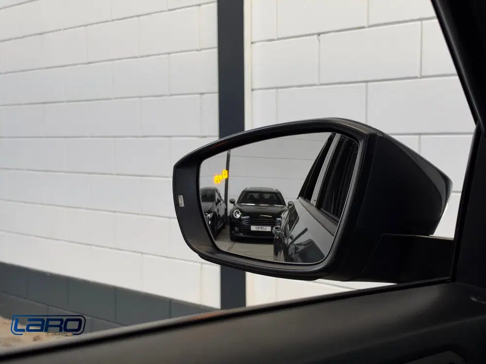 Volkswagen T-Roc 1.5 TSI 3x R-Line uit 2021, foto 14