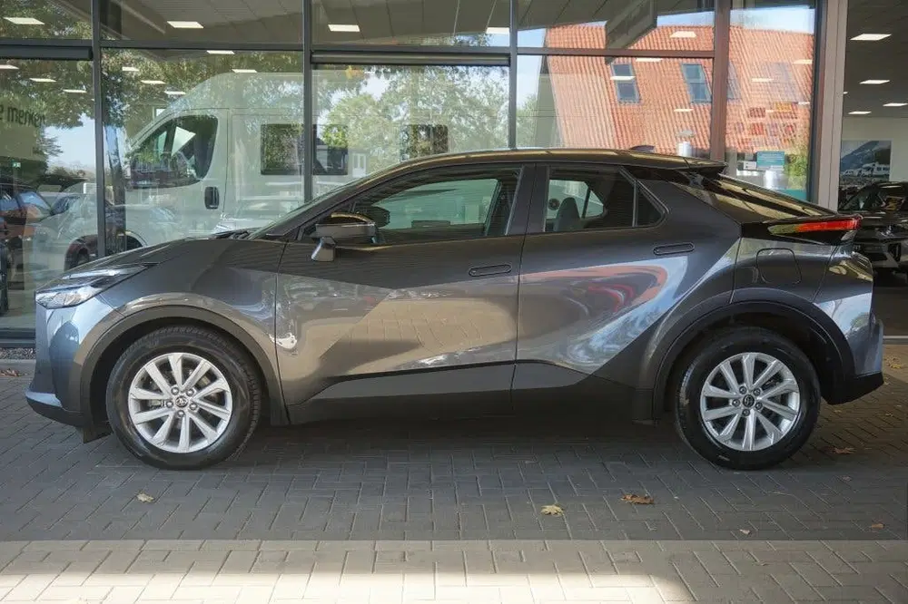 Toyota C-HR 1.8 Hybrid 140 Act uit 2024, foto 4