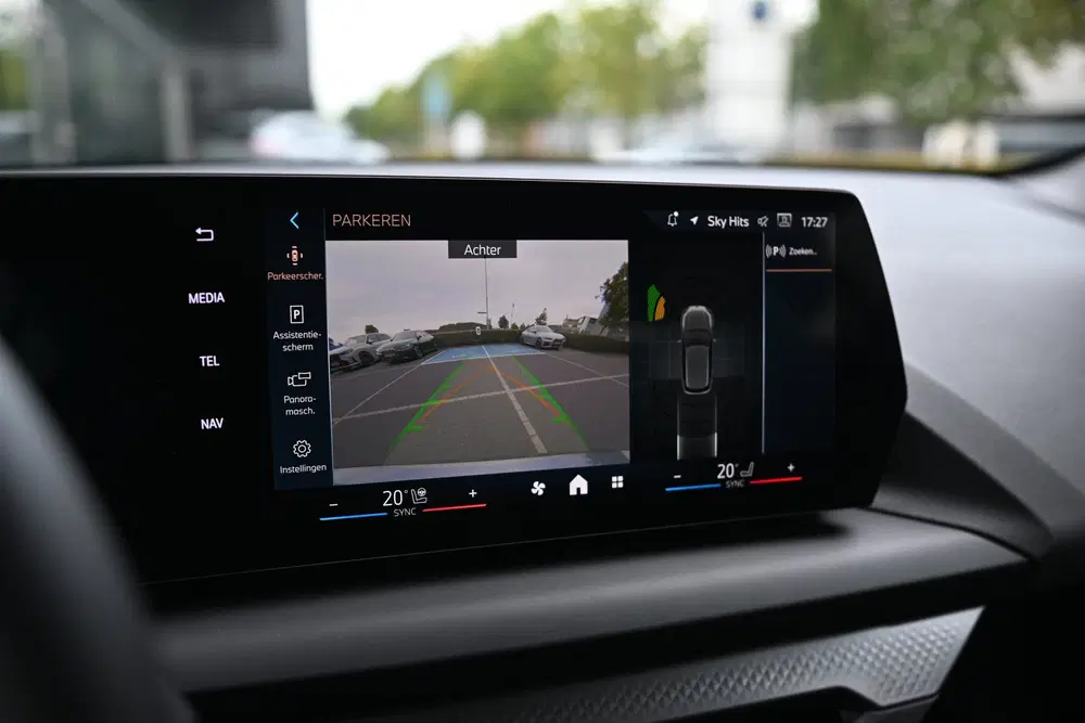 BMW 1-serie 120 M Sport Automaat uit 2026, foto 11