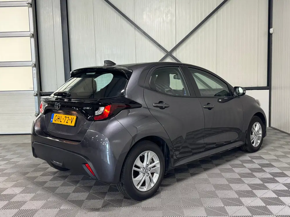 Toyota Yaris 1.5 Hybrid 115 uit 2024, foto 2