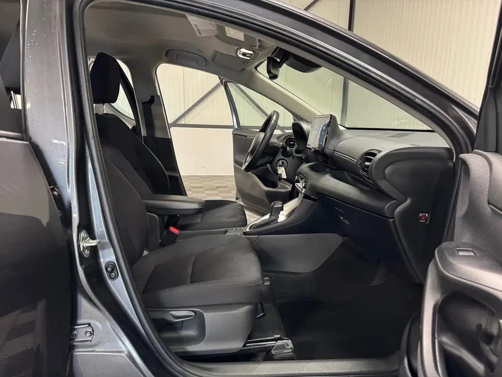 Toyota Yaris 1.5 Hybrid 115 uit 2024, foto 5