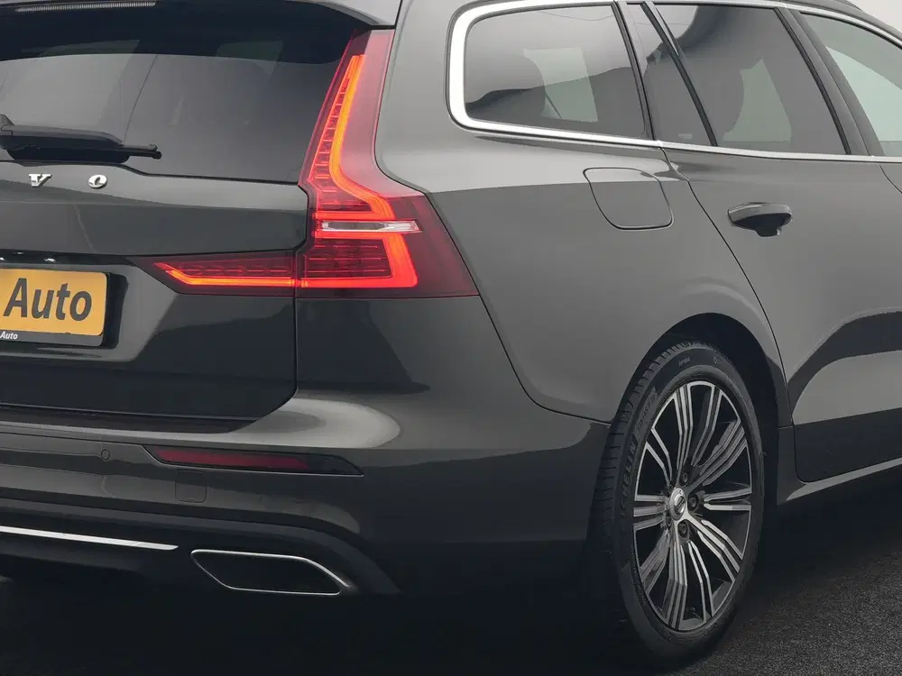 Volvo V60 T6 Recharge AWD Inscription PHEV 340pk uit 2020, foto 8