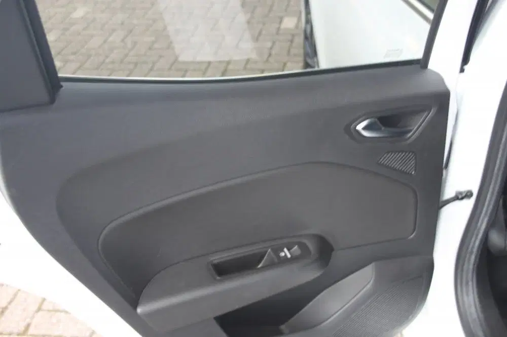 Renault Clio 100PK-INTENS-85DKM-CARPLAY-CLIMA-CRUISE-LM uit 2019, foto 12