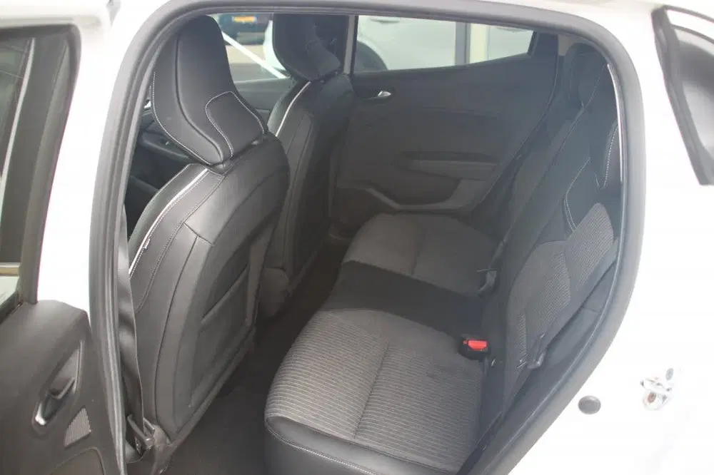 Renault Clio 100PK-INTENS-85DKM-CARPLAY-CLIMA-CRUISE-LM uit 2019, foto 13