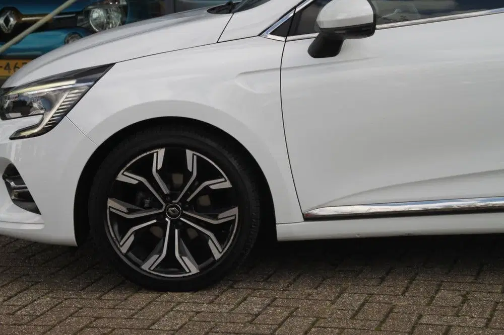 Renault Clio 100PK-INTENS-85DKM-CARPLAY-CLIMA-CRUISE-LM uit 2019, foto 2