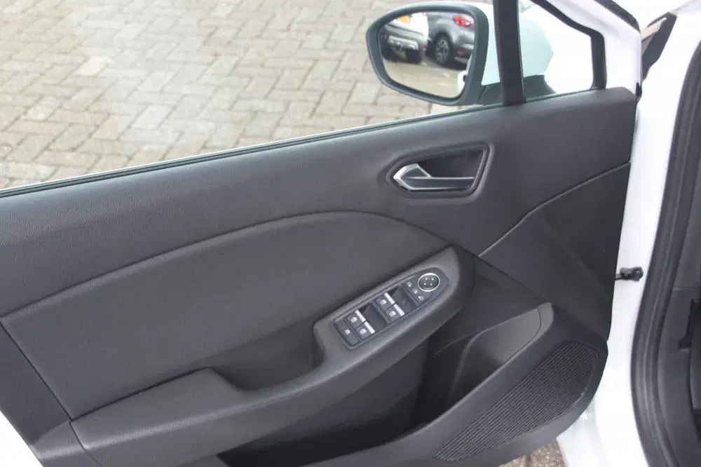 Renault Clio 100PK-INTENS-85DKM-CARPLAY-CLIMA-CRUISE-LM uit 2019, foto 9