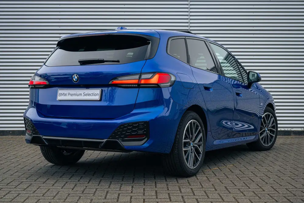 BMW 2-serie Active Tourer 220i M Sport Automaat uit 2023, foto 2