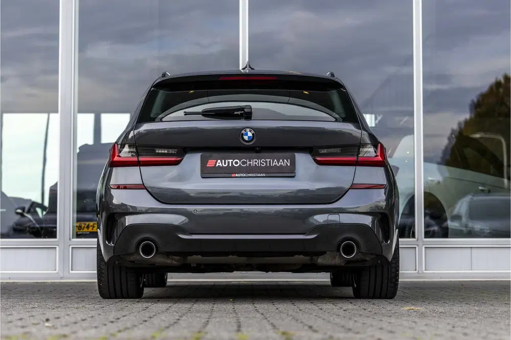 BMW 3-serie 3 Serie Touring 320i M-Sport uit 2022, foto 4