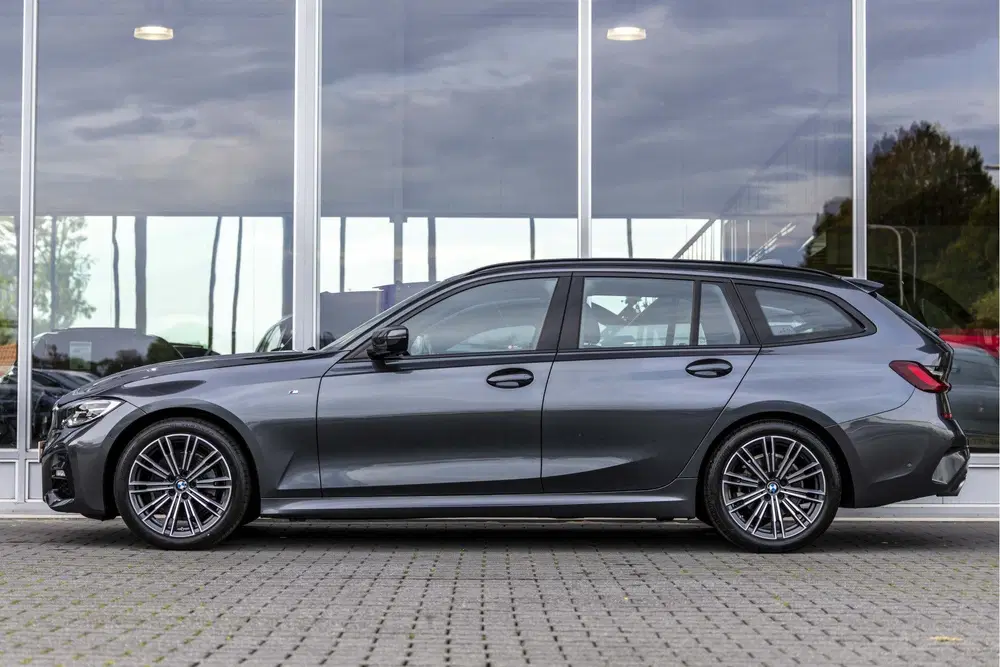 BMW 3-serie 3 Serie Touring 320i M-Sport uit 2022, foto 5