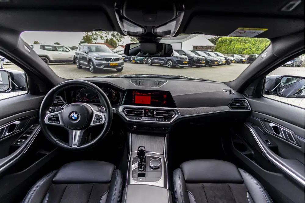 BMW 3-serie 3 Serie Touring 320i M-Sport uit 2022, foto 6