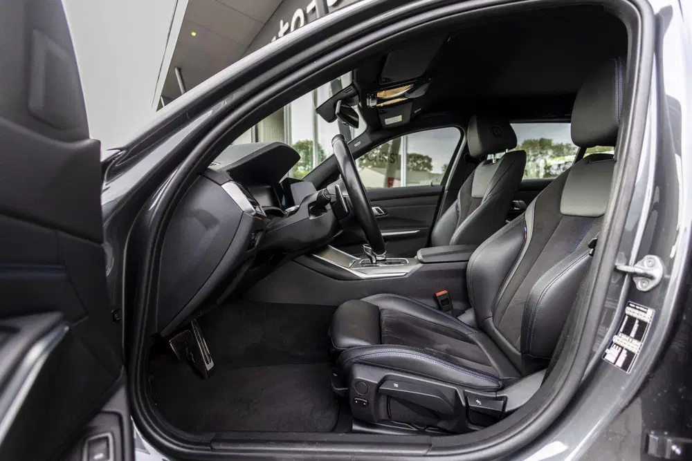 BMW 3-serie 3 Serie Touring 320i M-Sport uit 2022, foto 9