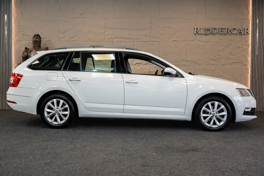Skoda Octavia 1.0 TSI Greentech Ambition Business uit 2019, foto 4