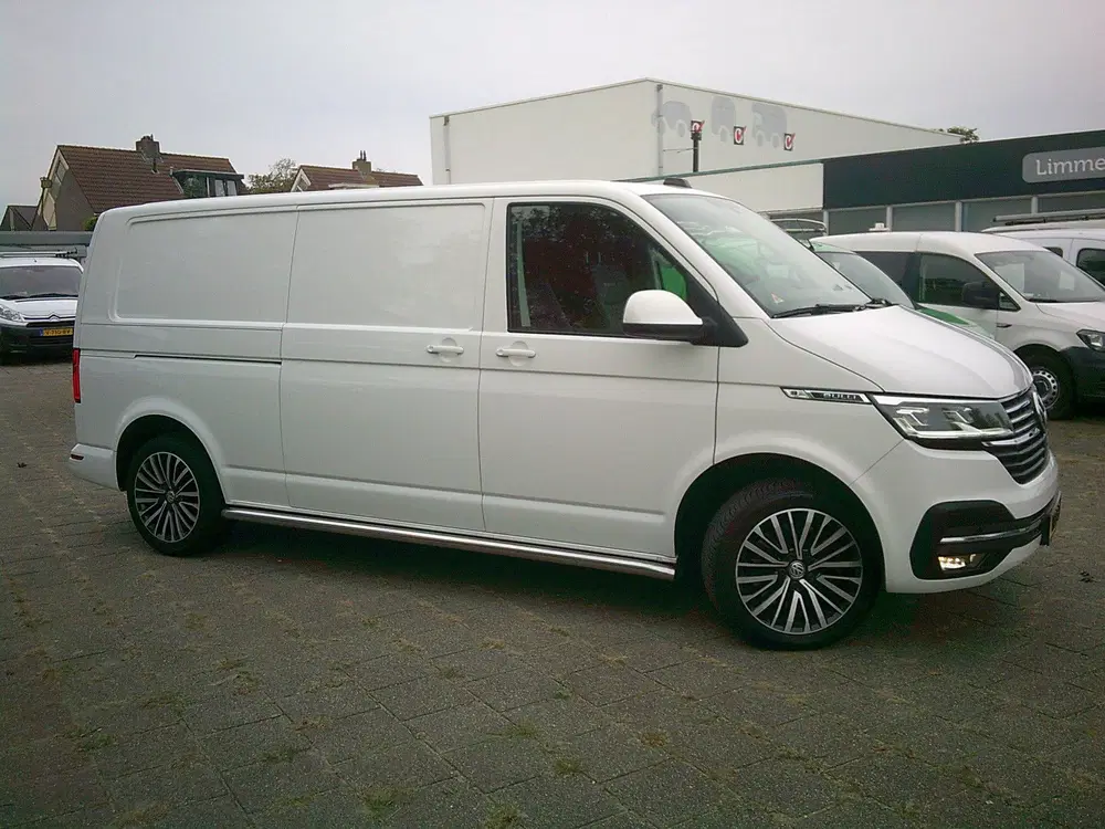 Volkswagen Transporter 2.0 TDI L2H1 28 Bulli VOORZIEN VAN AI uit 2020, foto 4