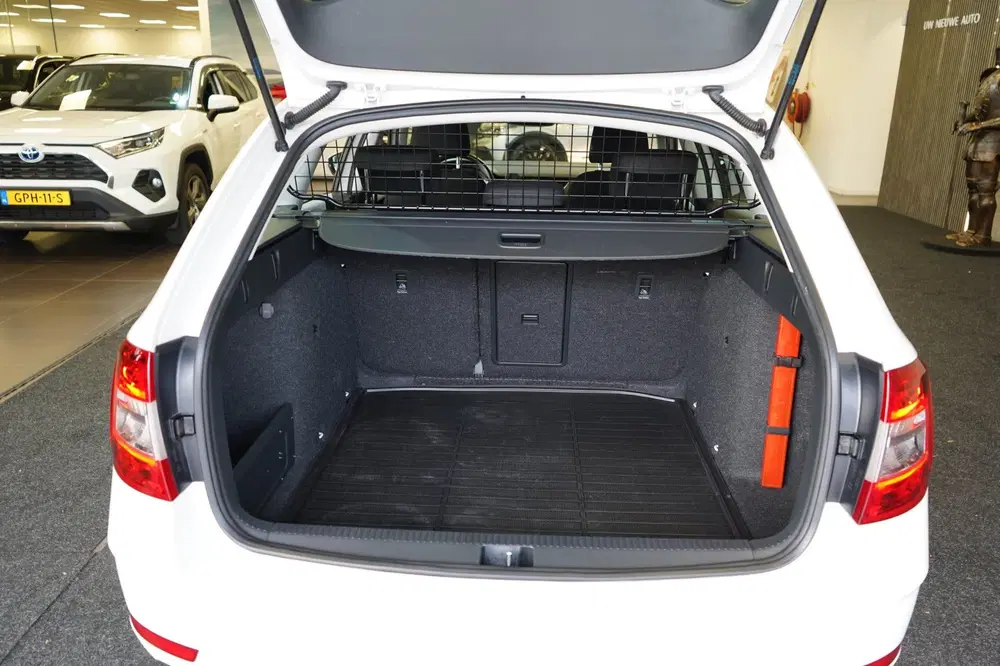 Skoda Octavia 1.5 TSI Greentech Sport Business uit 2019, foto 15