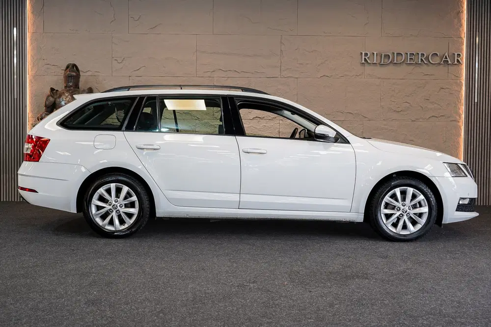 Skoda Octavia 1.5 TSI Greentech Sport Business uit 2019, foto 4