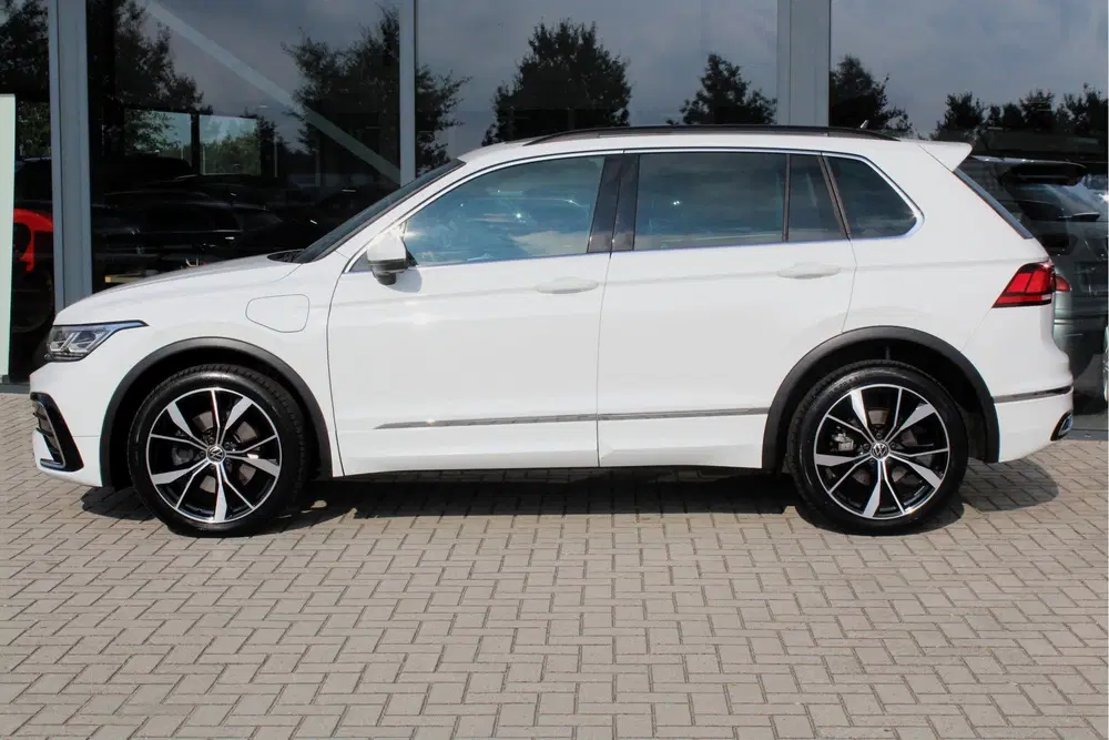 Volkswagen Tiguan 1.4 TSI eHybrid R-Line 245pk PANO LEER IQ uit 2022, foto 3