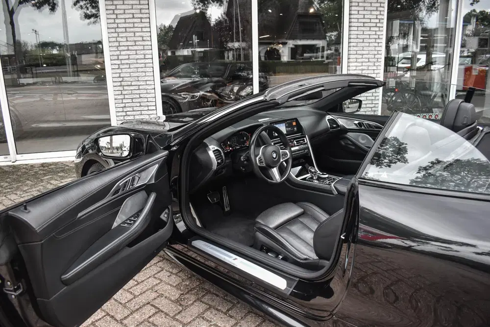 BMW 8-serie 840i xDrive High Executive M-Sport Zitklim uit 2020, foto 11