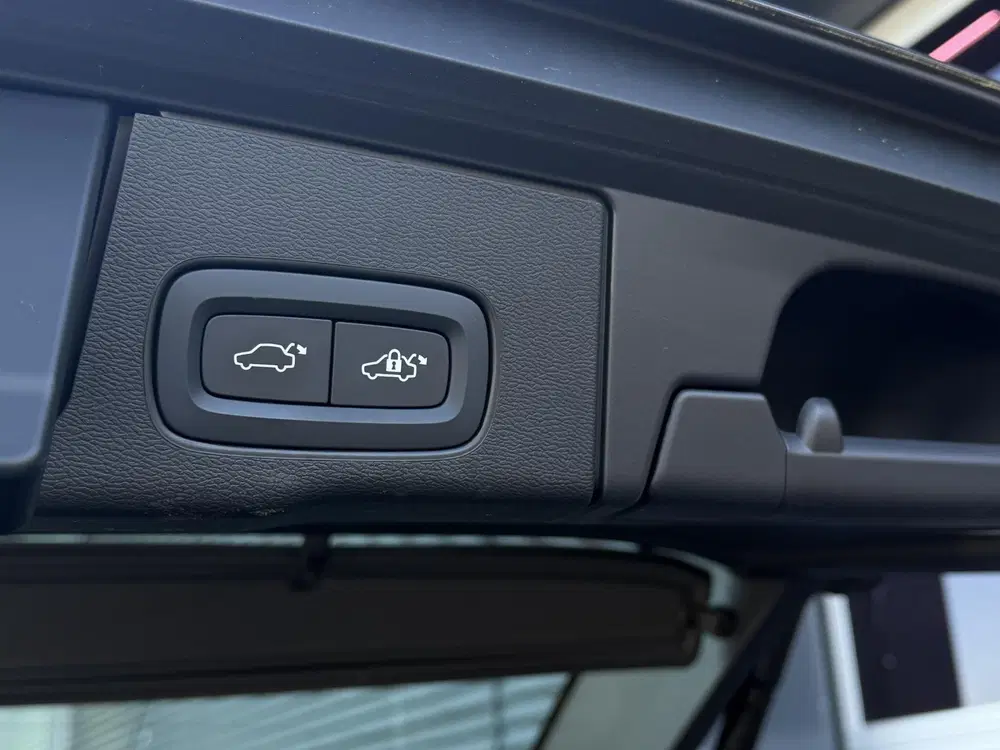 Volvo XC60 2.0 T8 Plug-in hybrid AWD Inscription uit 2022, foto 14