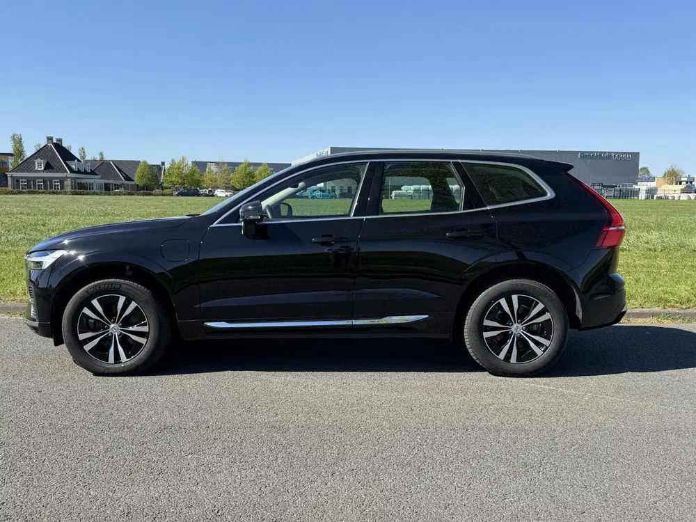 Volvo XC60 2.0 T8 Plug-in hybrid AWD Inscription uit 2022, foto 4